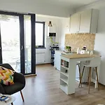 Apartment Retro By The Sea